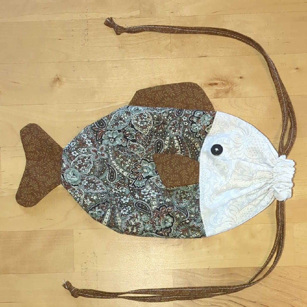 Fish-Shaped Paisley and White Drawstring Make-up Cosmetics Bag